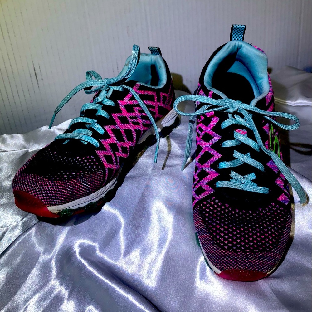 Skechers girls 4.5 ultrakick kids sneakers. Pink blue & sparkle